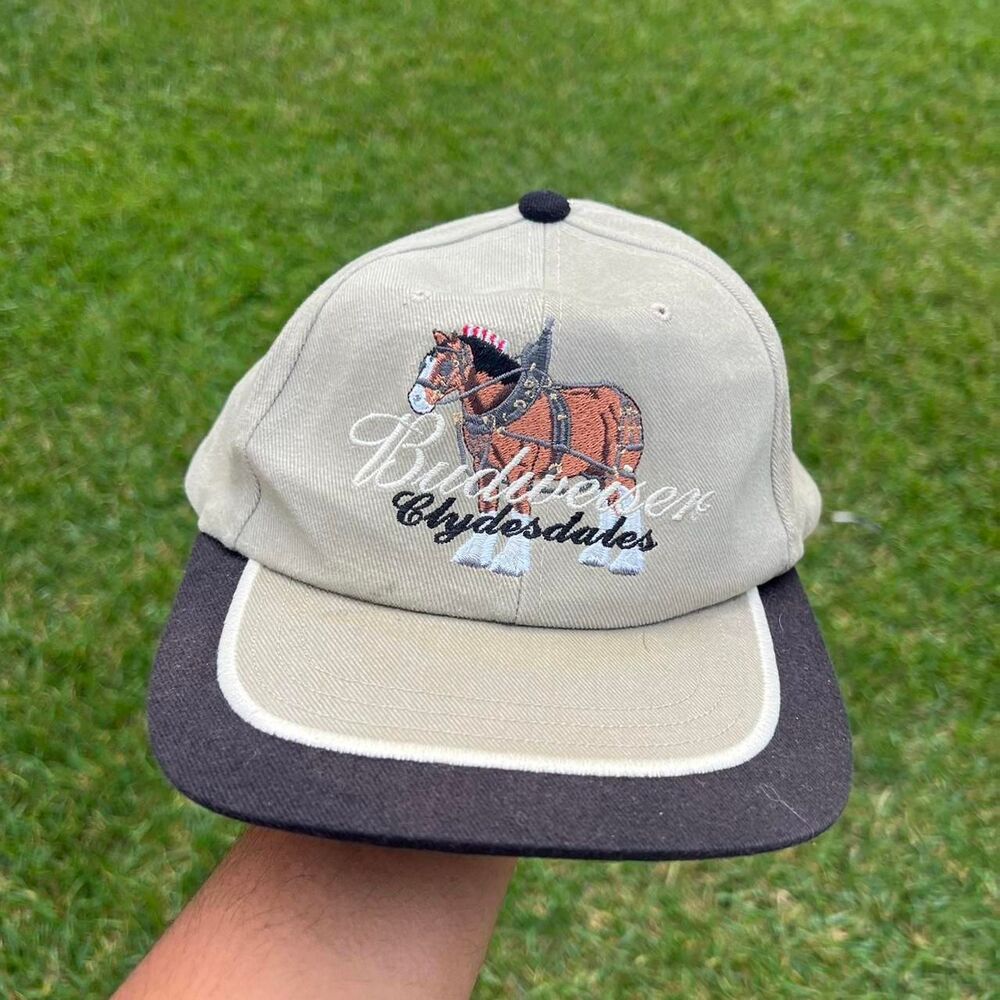 Budweiser hat y2k horsie